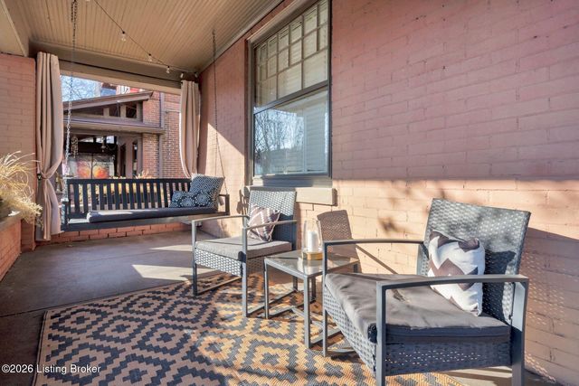 211 E Oak St, Louisville, KY 40203