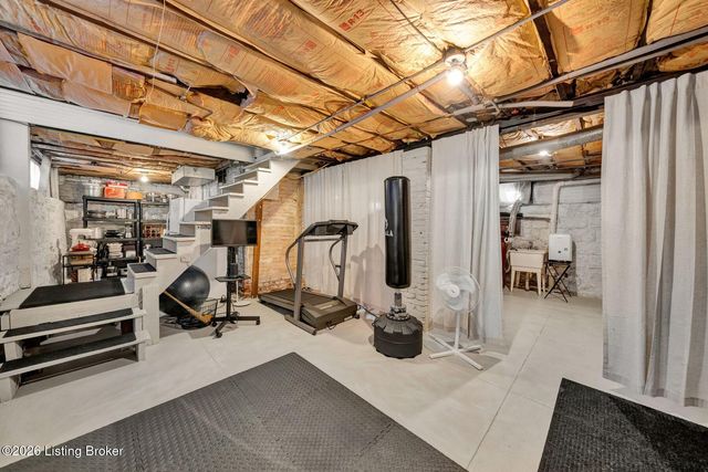 211 E Oak St, Louisville, KY 40203