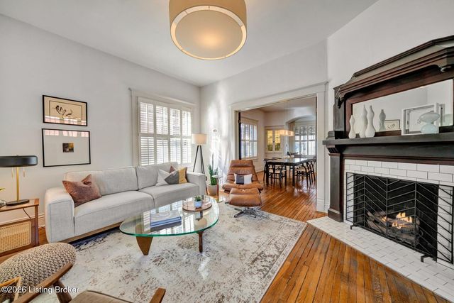 211 E Oak St, Louisville, KY 40203