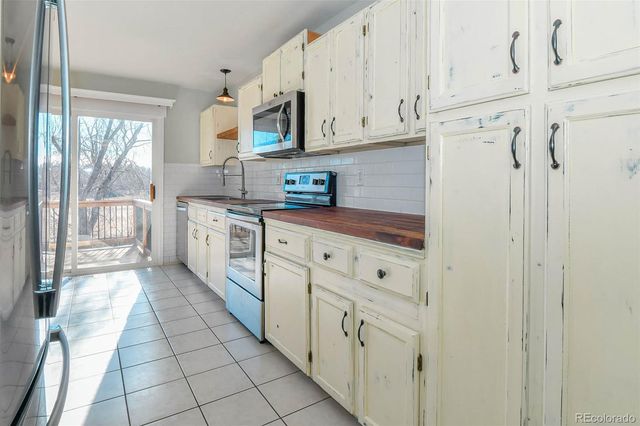 5670 W 71st Avenue, Arvada, CO 80003