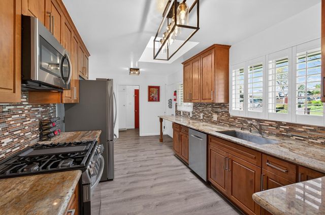 5424 Valhalla Dr, Carmichael, CA 95608