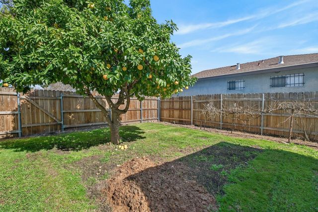 5424 Valhalla Dr, Carmichael, CA 95608