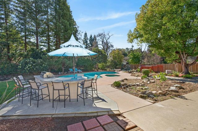 5424 Valhalla Dr, Carmichael, CA 95608