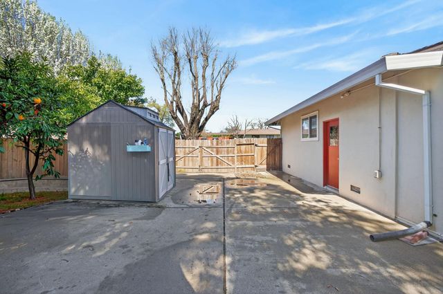 5424 Valhalla Dr, Carmichael, CA 95608