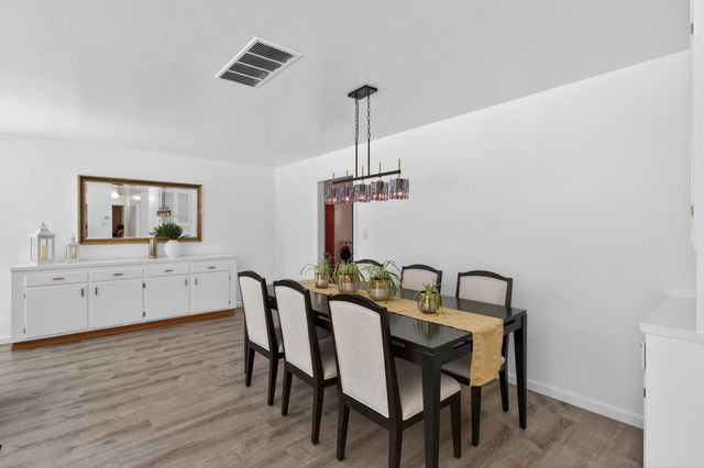 5424 Valhalla Dr, Carmichael, CA 95608