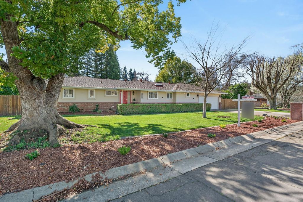 5424 Valhalla Dr, Carmichael, CA 95608