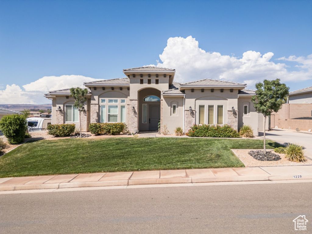 1229 E BLACK BRUSH DR, Washington, UT 84780