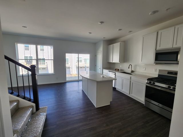 1033 Atterberg Road, South Elgin, IL 60177