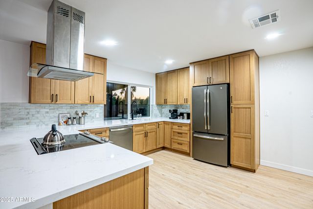 1123 W MENDOZA Avenue, Mesa, AZ 85210