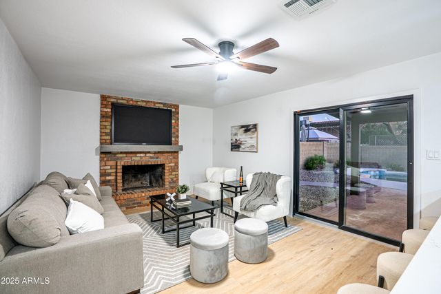 1123 W MENDOZA Avenue, Mesa, AZ 85210