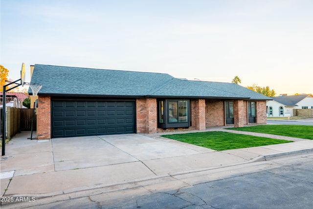 1123 W MENDOZA Avenue, Mesa, AZ 85210