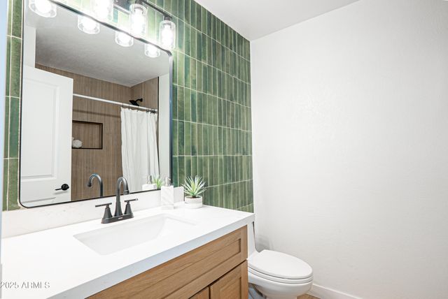 1123 W MENDOZA Avenue, Mesa, AZ 85210