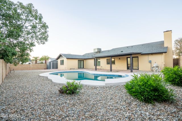 1123 W MENDOZA Avenue, Mesa, AZ 85210