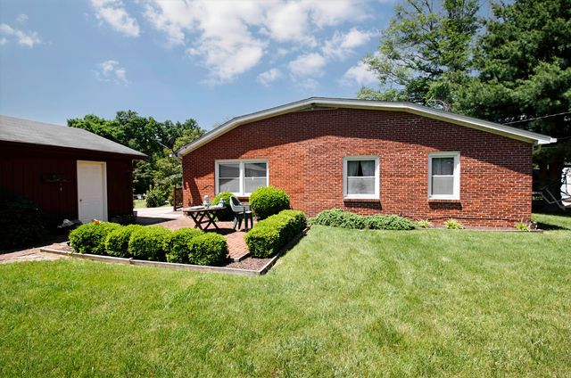 122 Preston Court, Versailles, KY 40383