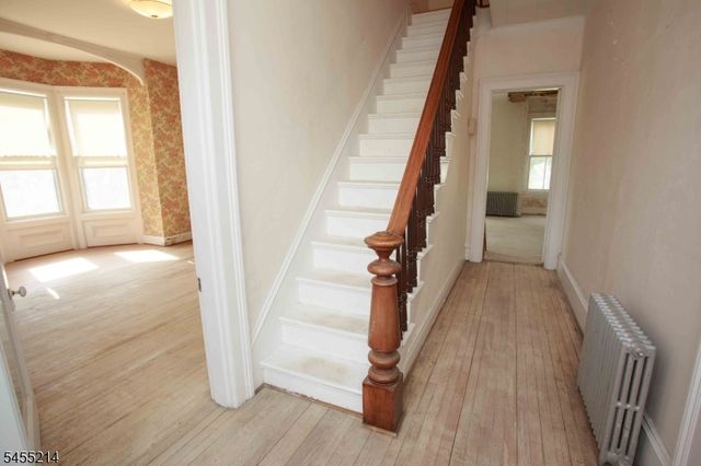8 High St, Stanhope Boro, NJ 07874