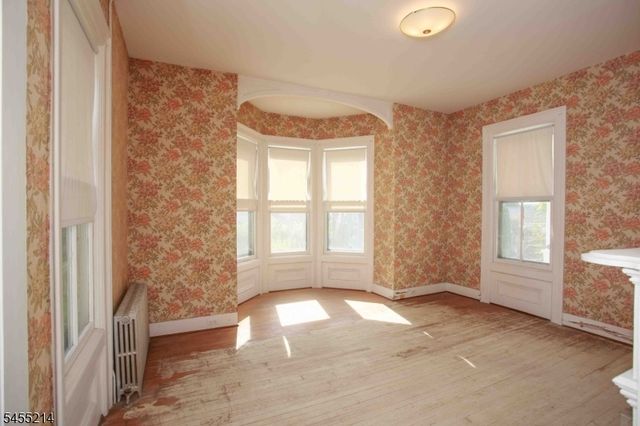 8 High St, Stanhope Boro, NJ 07874