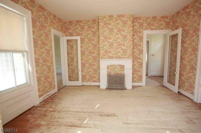 8 High St, Stanhope Boro, NJ 07874