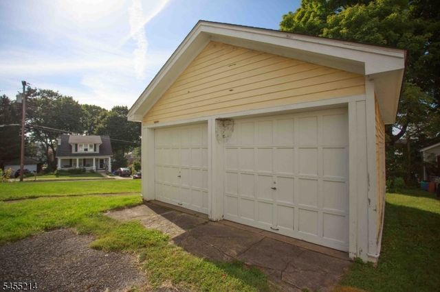 8 High St, Stanhope Boro, NJ 07874