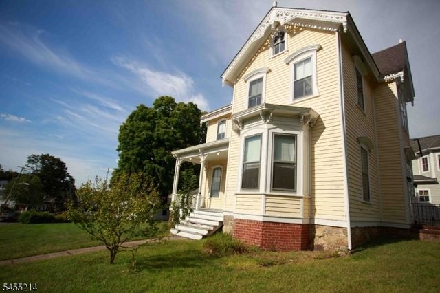 8 High St, Stanhope Boro, NJ 07874