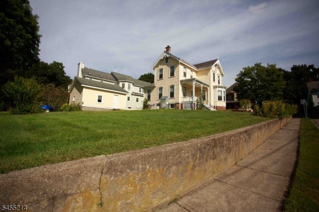 8 High St, Stanhope Boro, NJ 07874