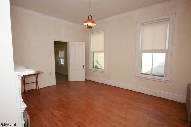 8 High St, Stanhope Boro, NJ 07874
