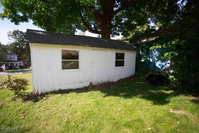 8 High St, Stanhope Boro, NJ 07874