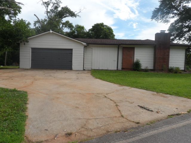 6005 Kaye Street, Seneca, SC 29678