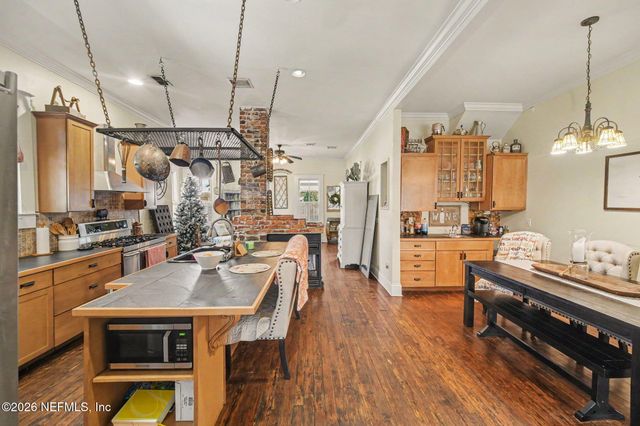 320 E 9TH Street, Jacksonville, FL 32206