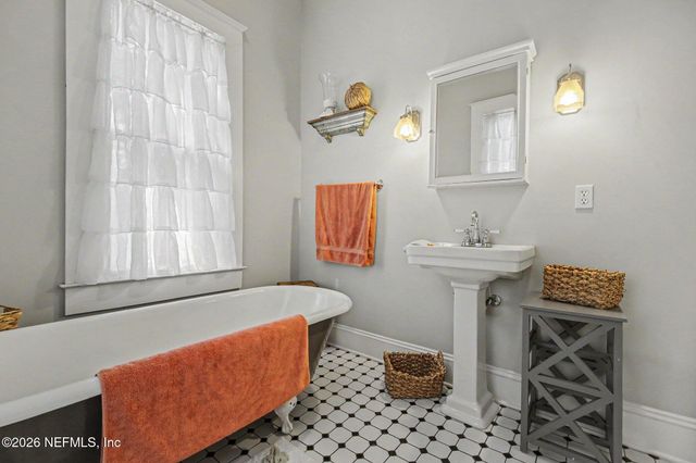 320 E 9TH Street, Jacksonville, FL 32206