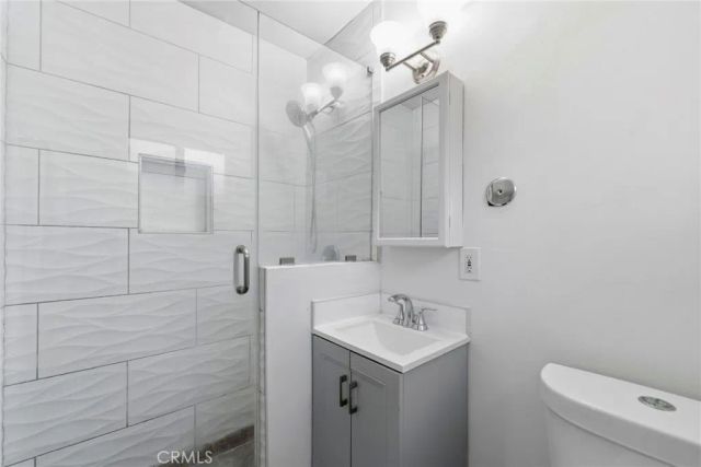 11736 215th Street, Lakewood, CA 90715