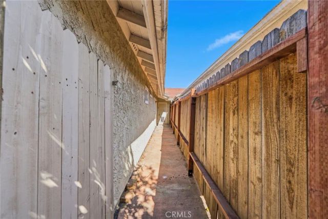 11736 215th Street, Lakewood, CA 90715