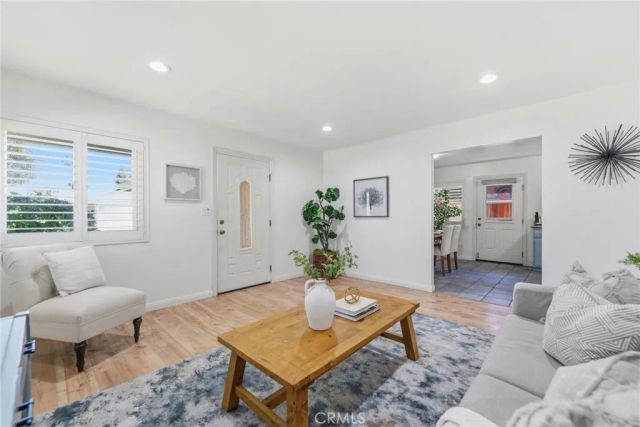 11736 215th Street, Lakewood, CA 90715