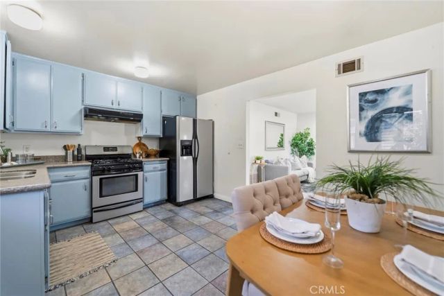 11736 215th Street, Lakewood, CA 90715