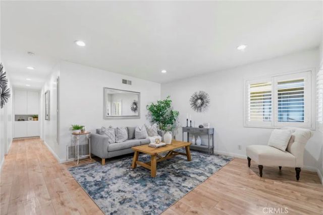 11736 215th Street, Lakewood, CA 90715