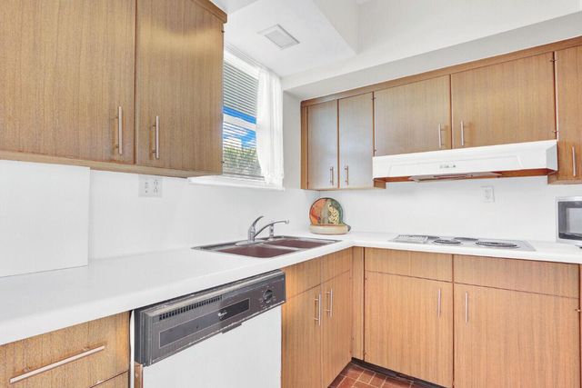 3030 S Ocean Boulevard S 332, Palm Beach, FL 33480