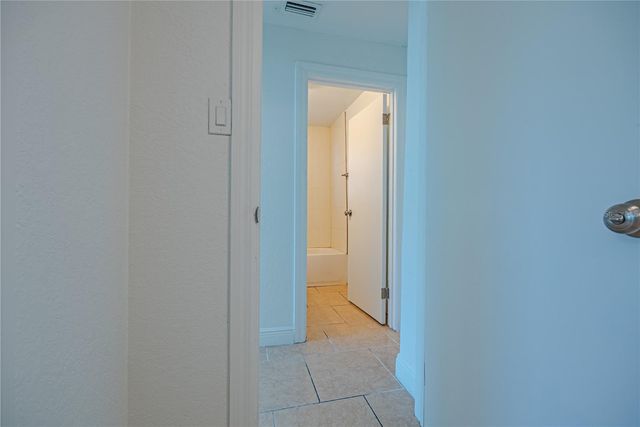 4630 COURTLAND STREET, Tampa, FL 33610