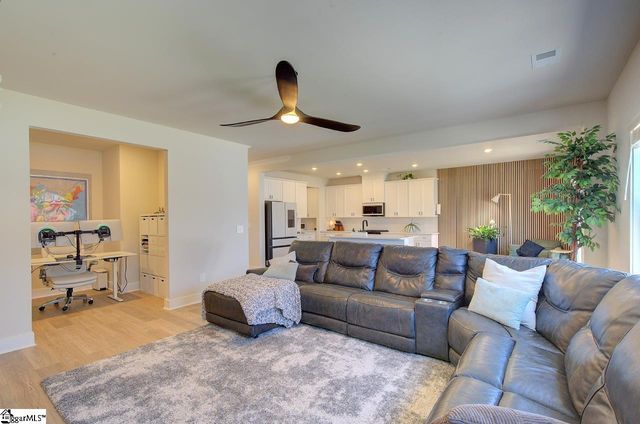 860 Burghley Circle, Greer, SC 29651