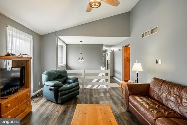 587 KEMP RD, Pottstown, PA 19465