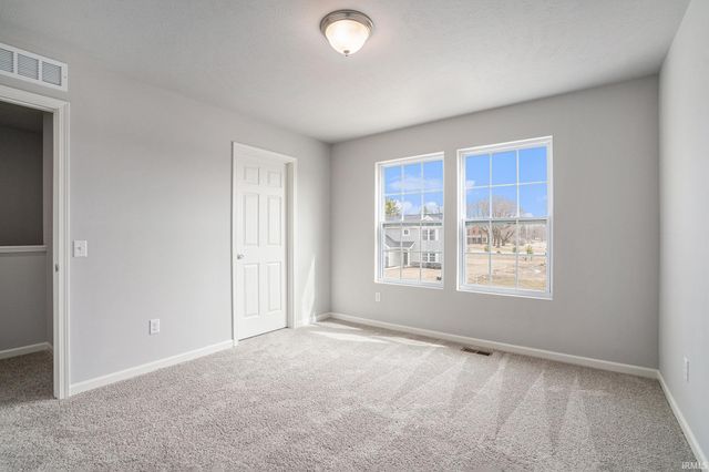 8213 Catberry Trail, Fort Wayne, IN 46804