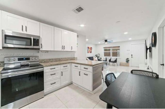 2320 SW 18th Terrace 1, Fort Lauderdale, FL 33315