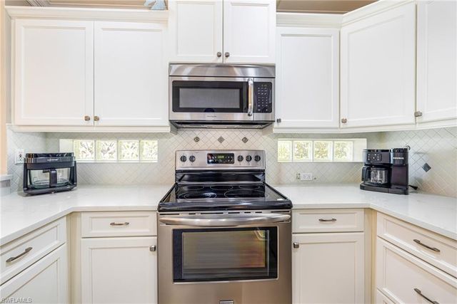 975 Tarpon Cove DR 204, Naples, FL 34110