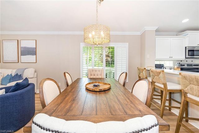 975 Tarpon Cove DR 204, Naples, FL 34110