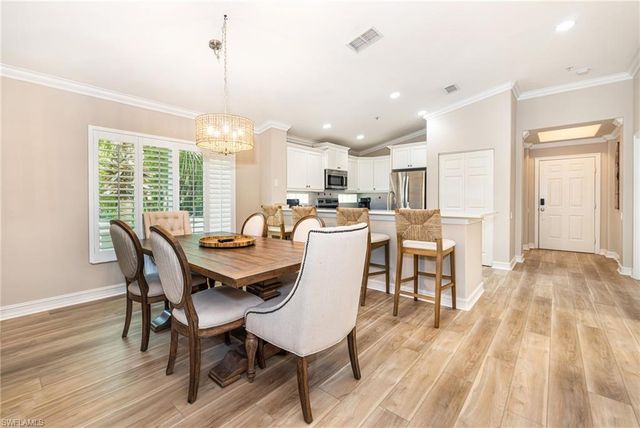 975 Tarpon Cove DR 204, Naples, FL 34110