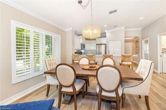 975 Tarpon Cove DR 204, Naples, FL 34110
