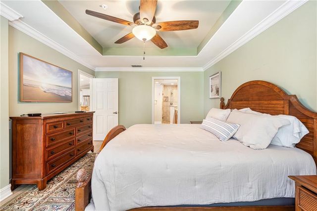 975 Tarpon Cove DR 204, Naples, FL 34110