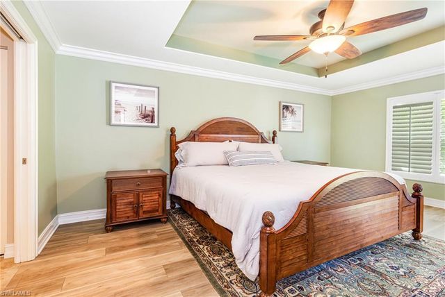 975 Tarpon Cove DR 204, Naples, FL 34110