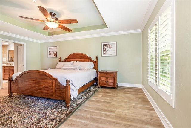 975 Tarpon Cove DR 204, Naples, FL 34110