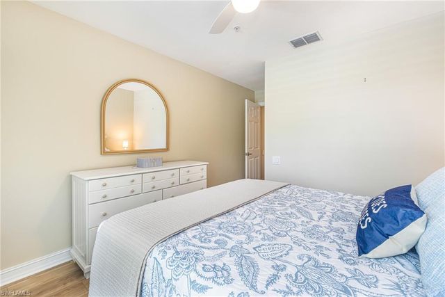 975 Tarpon Cove DR 204, Naples, FL 34110