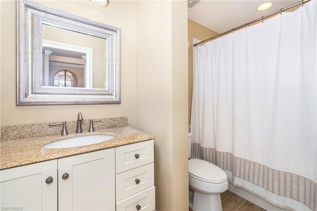 975 Tarpon Cove DR 204, Naples, FL 34110
