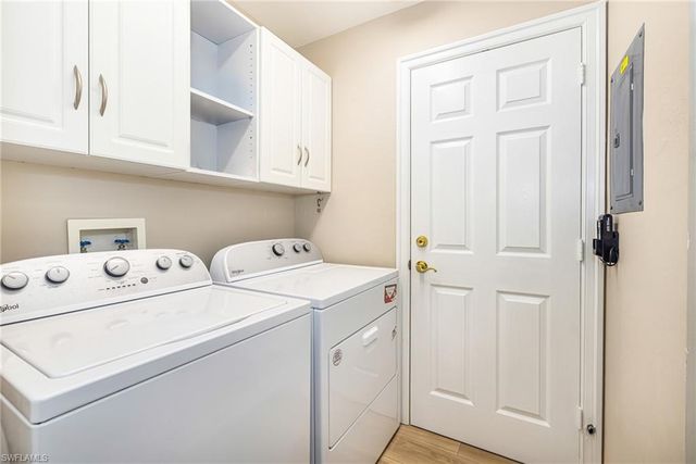 975 Tarpon Cove DR 204, Naples, FL 34110